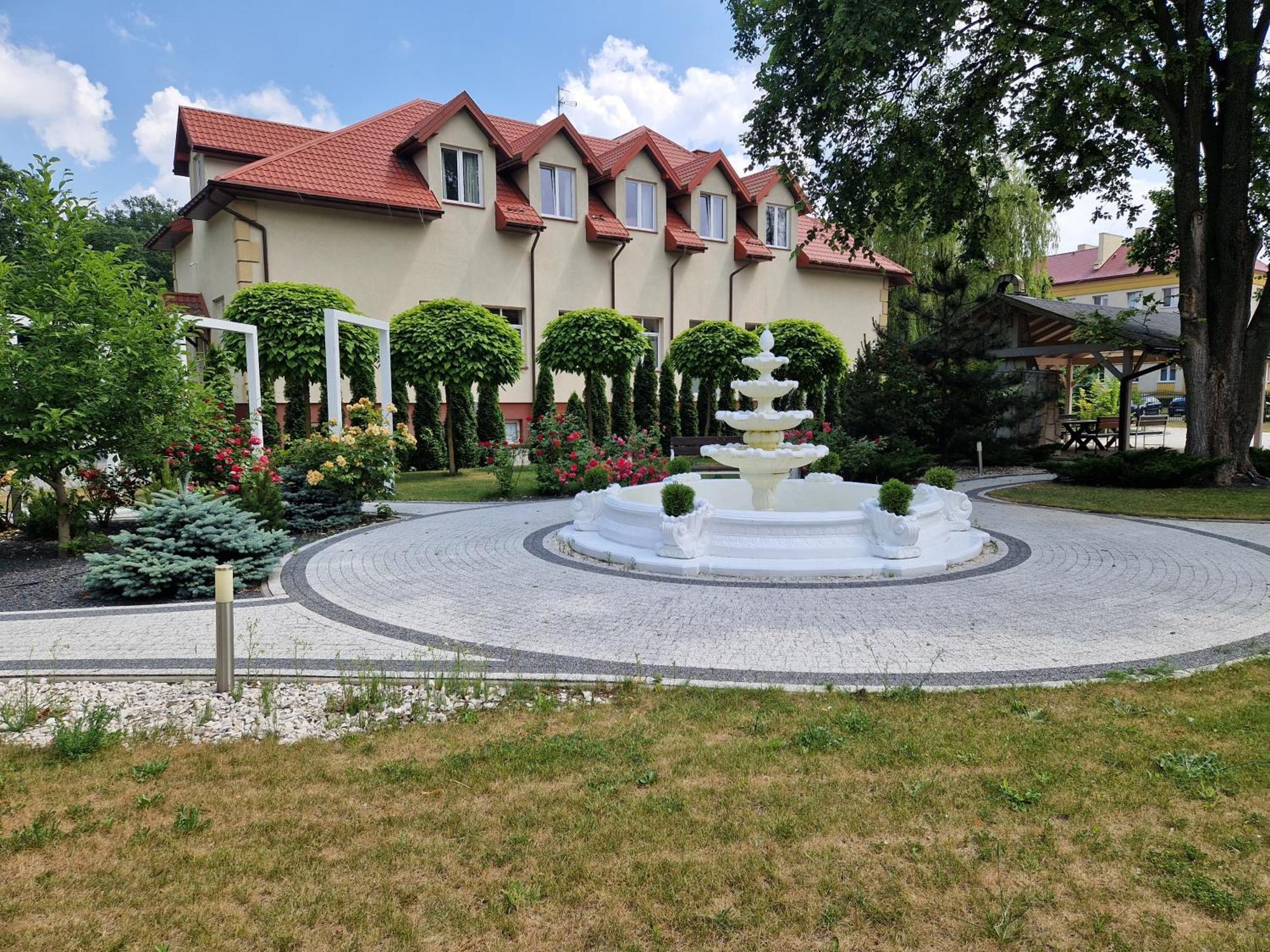 Korona Palace Leznica Wielka ภายนอก รูปภาพ